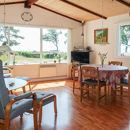 2 Bedroom Lovely In